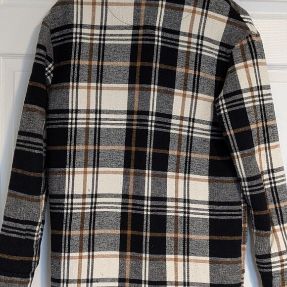 tentree Women's Flannel Cocoon Cardigan - Picture 4 of 5